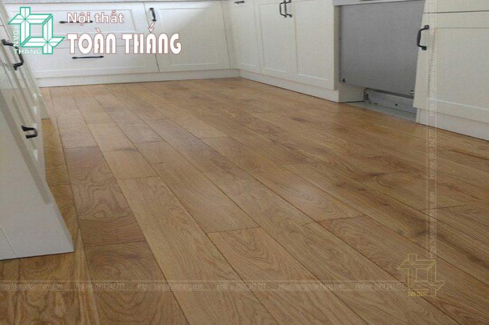 Sàn gỗ Sồi kỹ thuật 600mm 1 Sàn gỗ kỹ thuật được ưa chuộng bởi ưu điểm không bị cong vênh bởi thời tiết