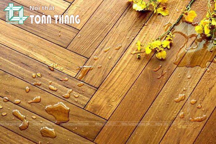 Sàn gỗ Teak Myanmar có khả năng chống nước rất tốt