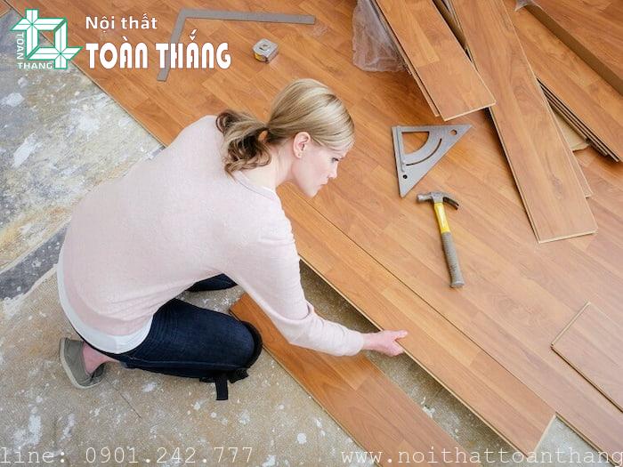 Quá trình thi công sàn gỗ tại Bình Dương được thực hiện bởi Toàn Thắng