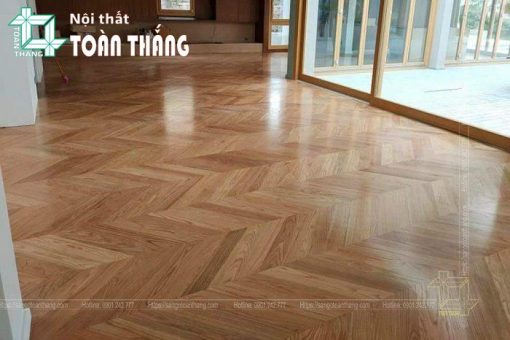 Sàn gỗ Sồi lát xương cá kiểu họa tiết Chevron