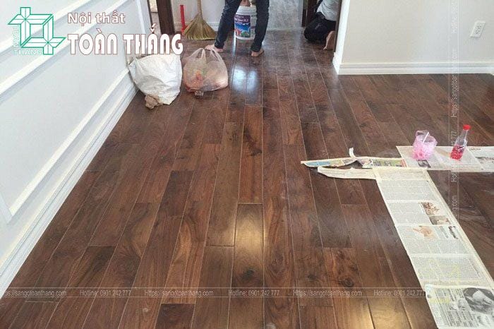 Sàn gỗ Óc Chó 15x90x450mm 6 Sàn gỗ Óc Chó Engineer có tính ổn định cao hơn cả sàn gỗ tự nhiên