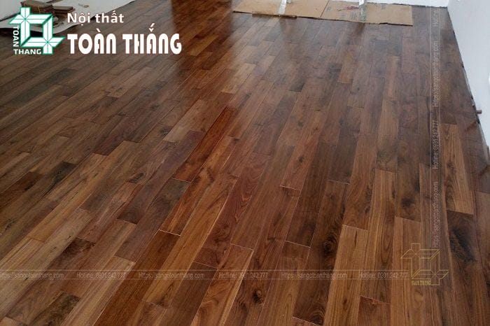 Sàn gỗ Óc Chó 15x90x450mm 3 Sàn gỗ Óc Chó 15x90x450mm - Ảnh 3