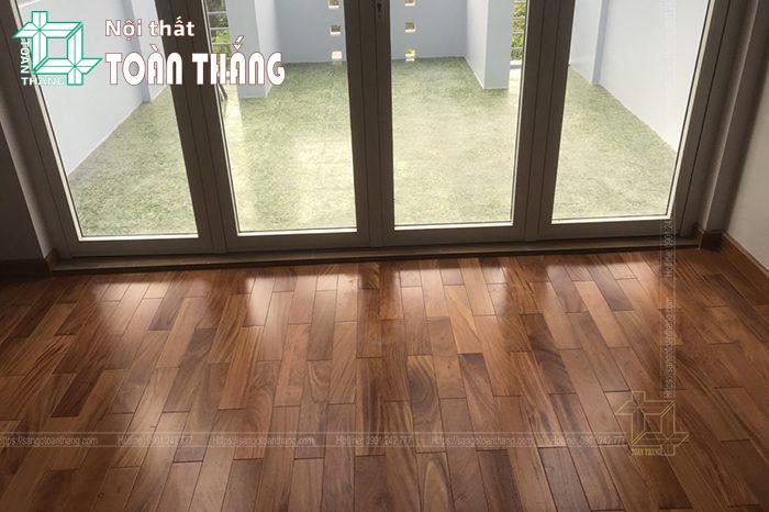 Sàn gỗ Gõ đỏ 15x90x450mm 2 Sàn gỗ Gõ đỏ 15x90x450mm - Ảnh 2