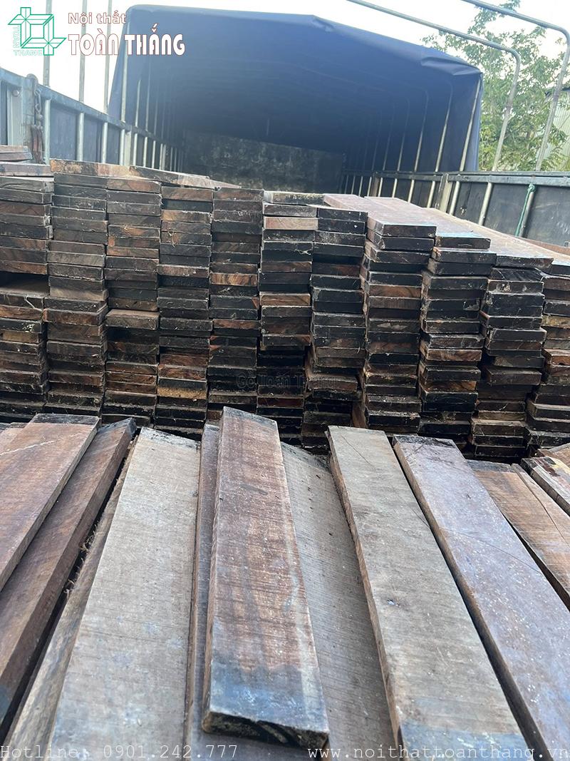 Ở Việt Nam, Gỗ Chiu liu phân bố nhiều ở Tây Nguyên