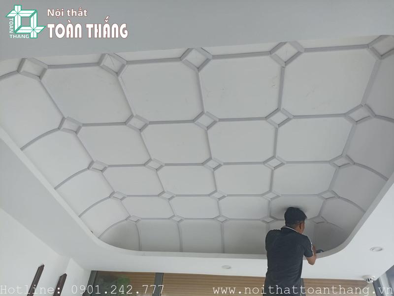 Kỹ thuật thi công ảnh hưởng nhiều đến chất lượng phào chỉ PU