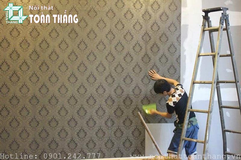 Báo giá thi công giấy dán tường chuyên nghiệp, uy tín 8 Quy trình thi công giấy dán tường loại sử dụng keo ngoài