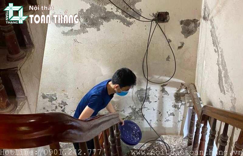 Tường xi măng có dán được giấy dán tường không? Cách thi công chuẩn 3 Hướng dẫn cách xử lý nền tường xi măng trước thi công giấy dán tường
