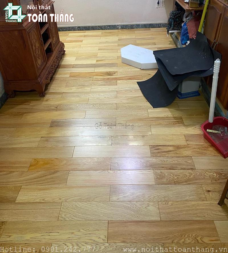 Sàn gỗ Pơ mu ứng dụng lát phòng ngủ ấm áp