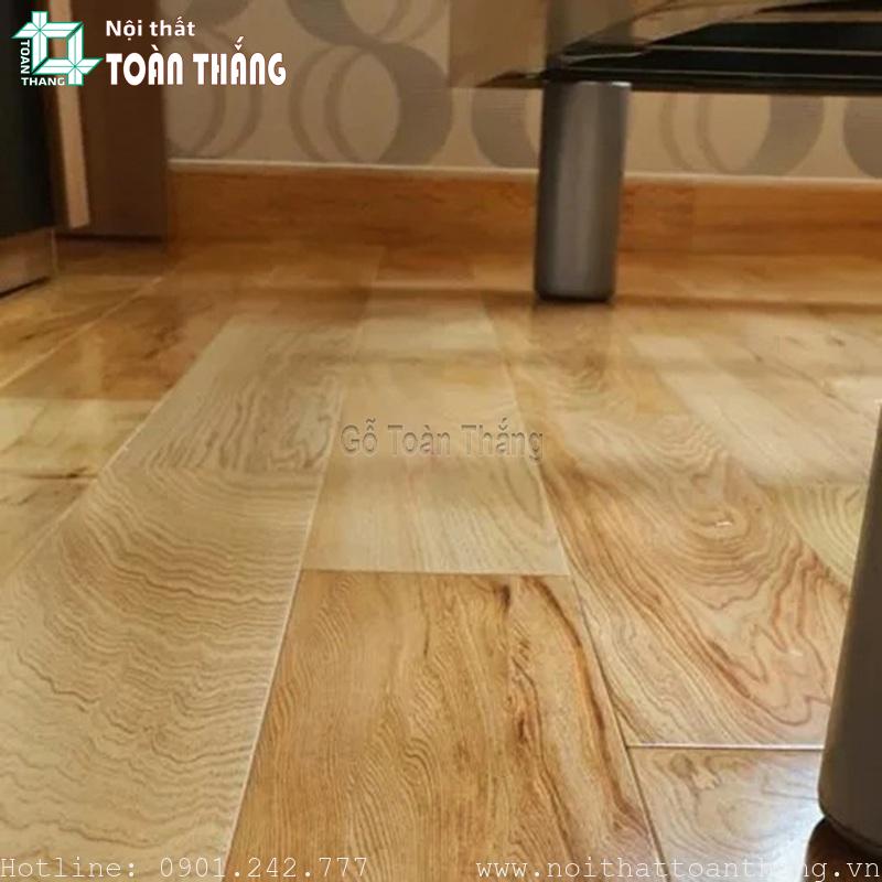 Sàn gỗ Pơ mu tạo không gian sang trọng, đẳng cấp giới thượng lưu