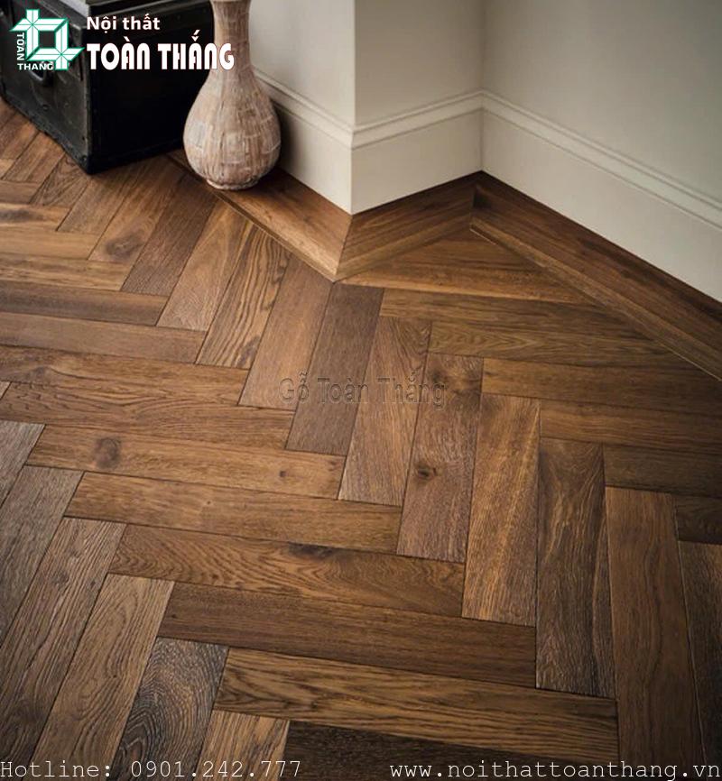 Mỗi tấm ván sàn gỗ tự nhiên là duy nhất, với vân gỗ, màu sắc, thớ gỗ hoàn toàn từ thiên nhiên