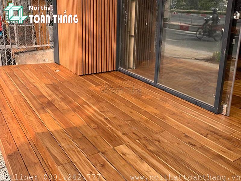 Sàn gỗ Teak ngoài trời dùng cho sân vườn Sàn gỗ Teak ngoài trời dùng cho sân vườn