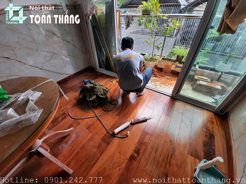 Sàn gỗ Căm Xe lát phòng khách