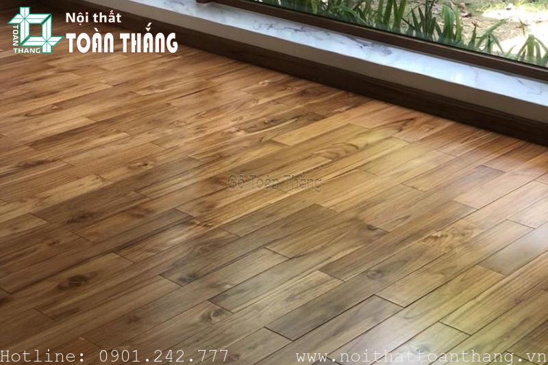 Sàn gỗ Giá tỵ Lào lắp phòng khách