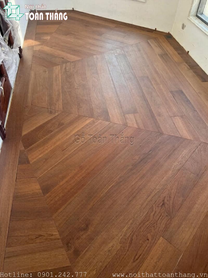 Sàn gỗ Teak Myanmar xương cá họa tiết Chevron Sàn gỗ Teak Myanmar xương cá họa tiết Chevron