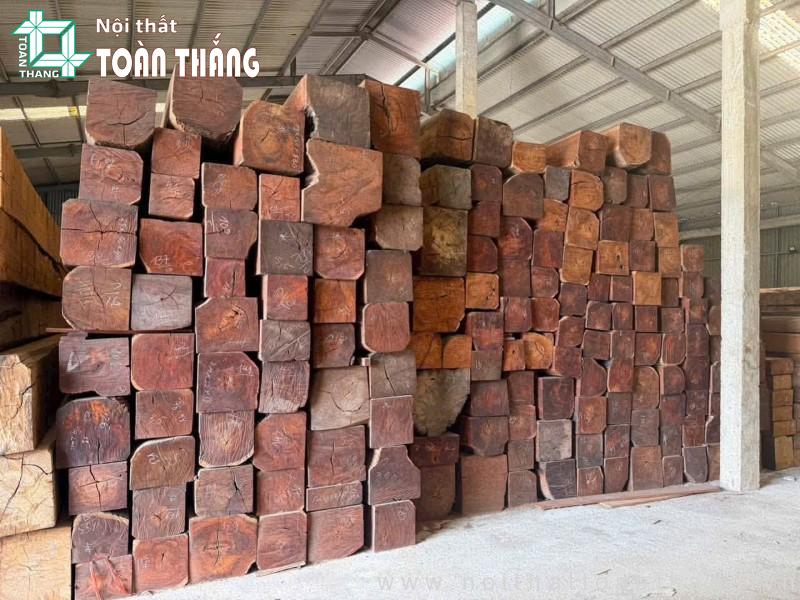 Gỗ căm xe tự nhiên